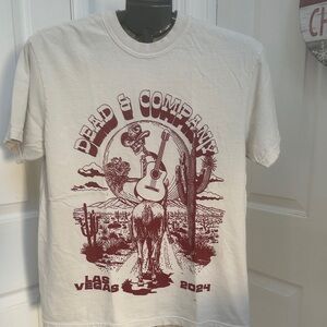 Comfort Colors Men’s Cream Colored Graphic T-Shirt in Size M